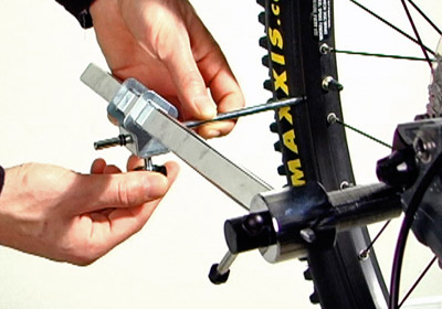 How to Align a Rear Derailleur Hanger