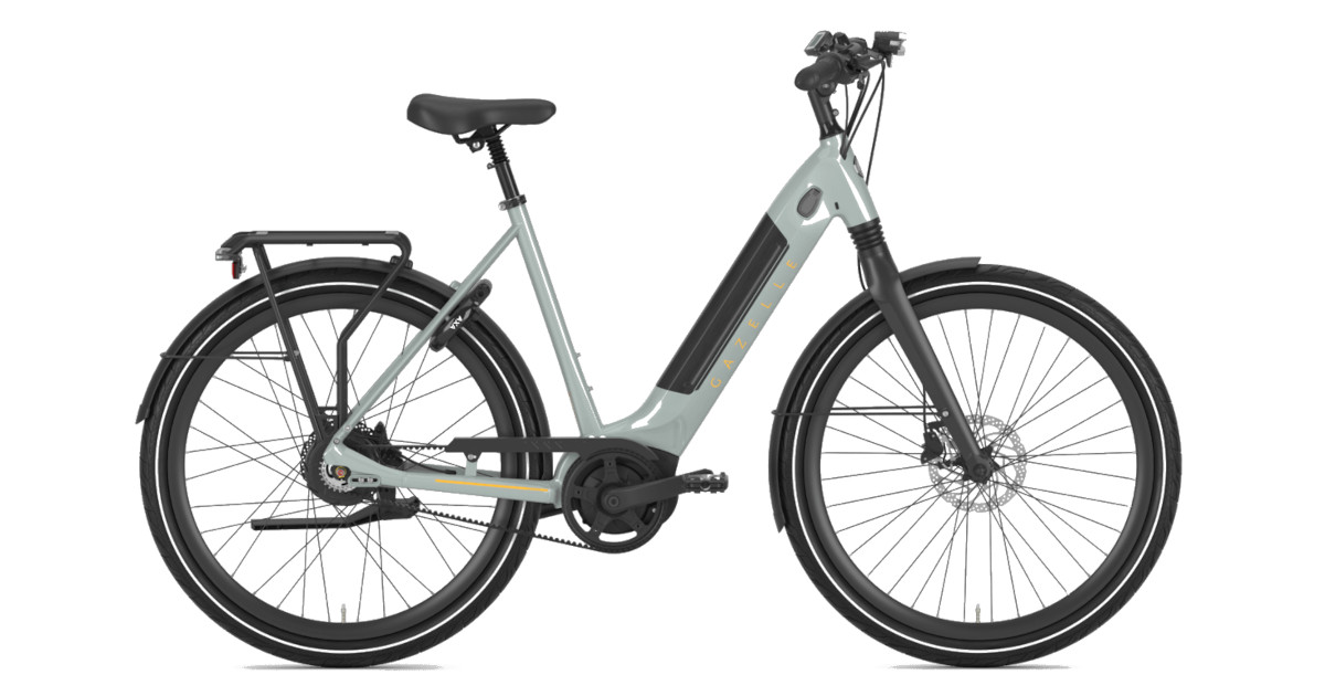 E-Bike with Large 28 Inch Wheels Gazelle Ultimate C380 HMB