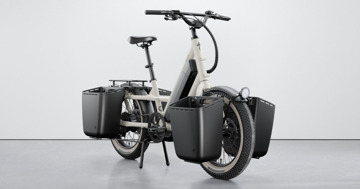 E-Bike with Two Front and Two Rear Panniers Specialized Globe Haul ST