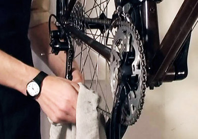 How to Clean and Lubricate a Chain